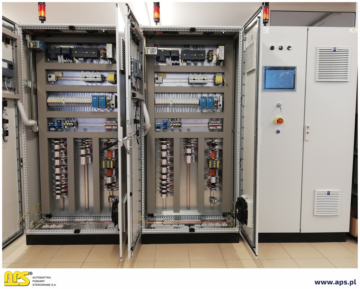przykładowa szafa sterownicza prefabrykowana przez APS