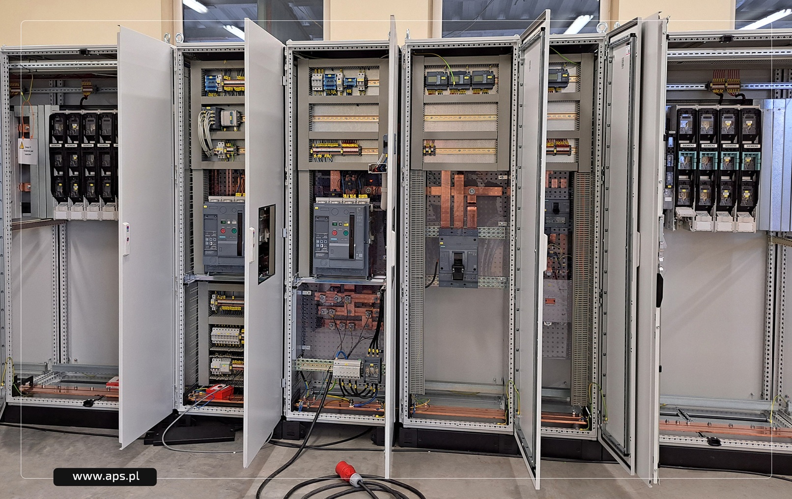 Szafy zasilająco - sterownicze sprefabrykowane w APS